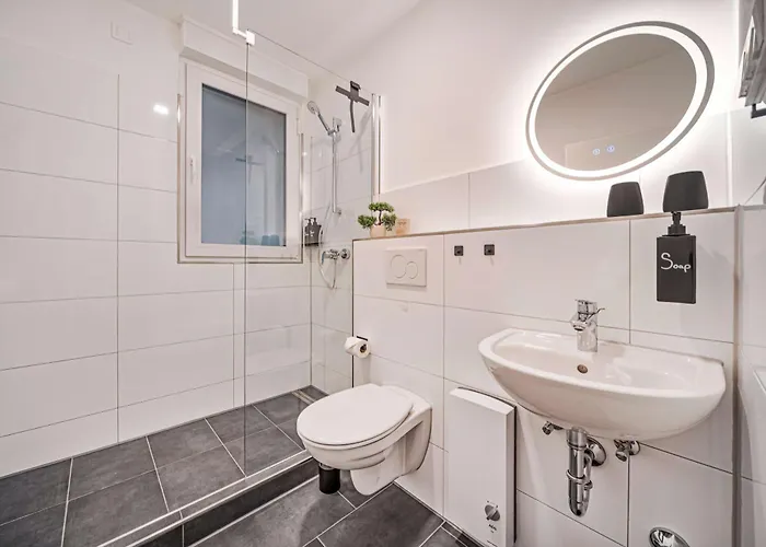 Apartment Für 6 L Zentral L Parken L Universität L Balkon